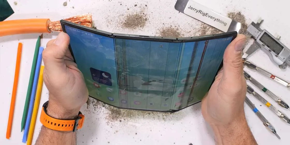 Galaxy-Z-TriFold-bendtest-jerry